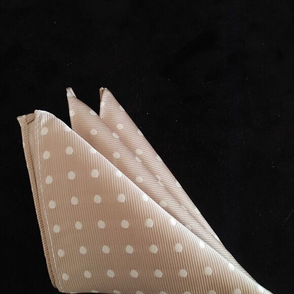ALLURE MEN'S MULTI-DOT POCKET SQUARE. - Picture 2 of 3